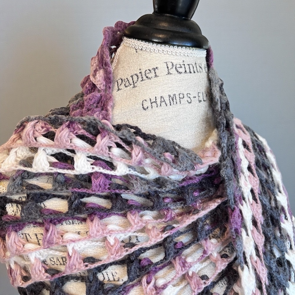 Vintage Multi Colored Purples Greys Creams Pinks Crocheted Shawl Wrap - Picture 15 of 17